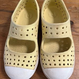 Native Jefferson Juniper shoe - size C-10